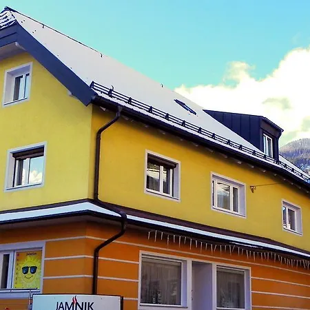 Haus Marion 아파트
